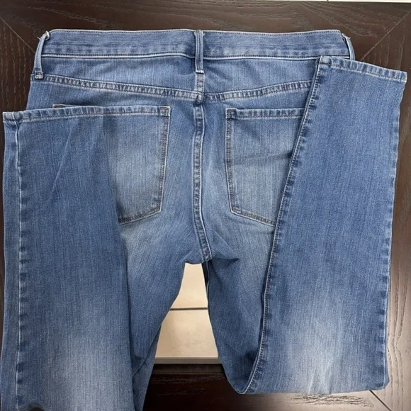 GAP Light Wash Straight Leg Jeans Size 31 Mid-Rise Denim - Picture 5 of 7